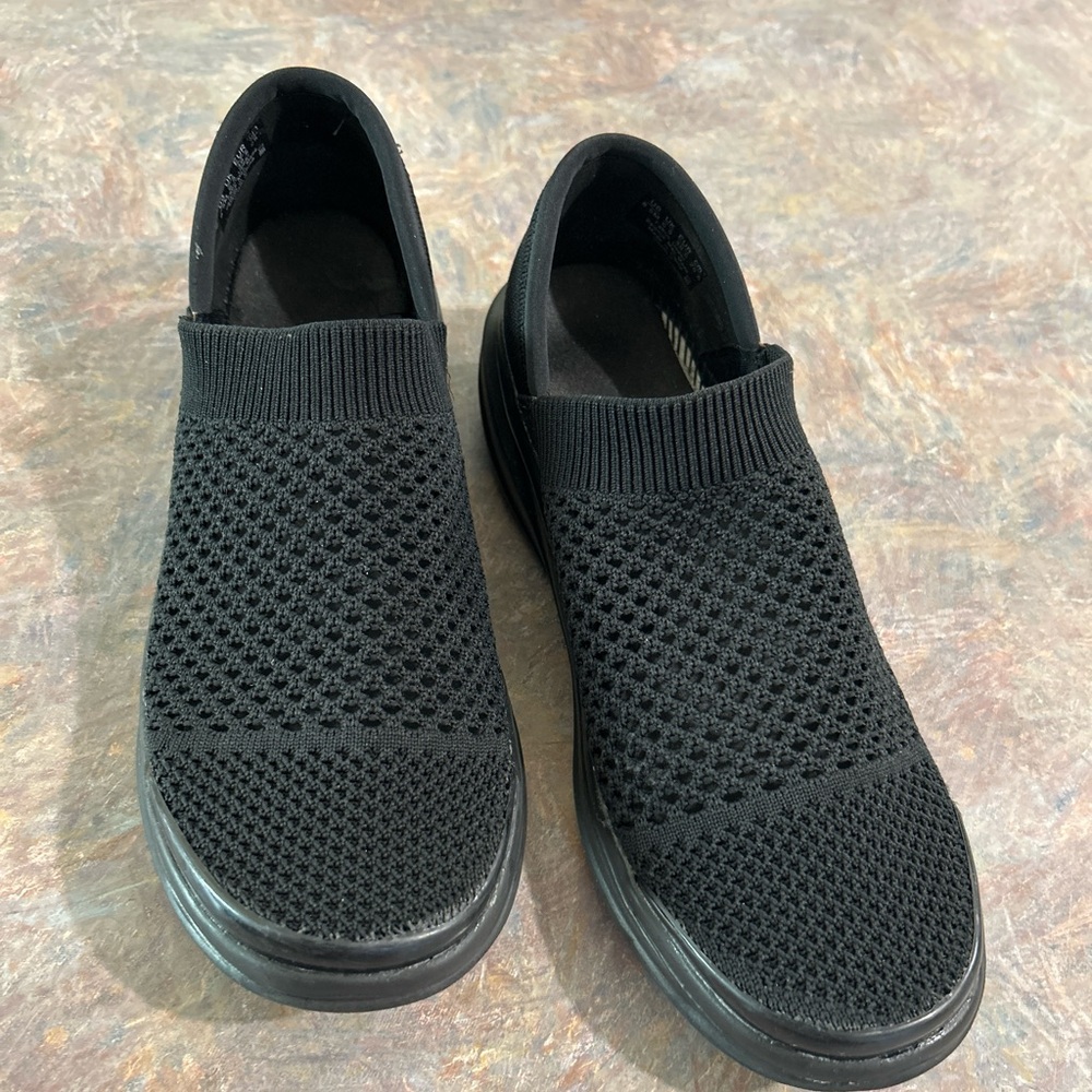 Bzees Charlie gently used in Women’s size 8.5